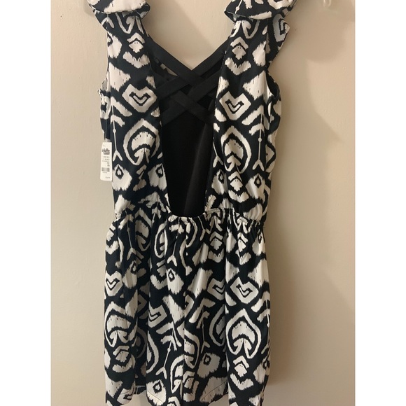 Cute romper! - Picture 2 of 3